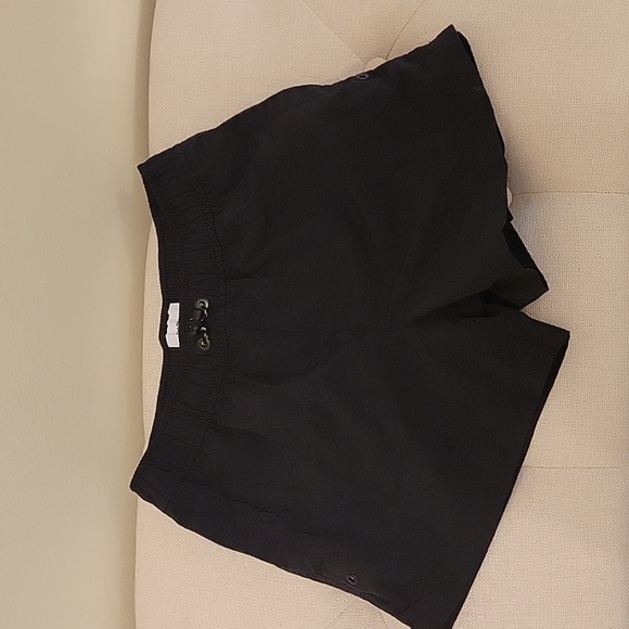 Old Navy Boys Active Shorts | Size 6-7 | Smoke-Free Home - Picture 1 of 3